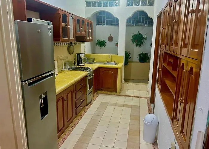 Casa Miss Mercedes, Calle Adelita, Ground Floor Сasa de vacaciones Zihuatanejo