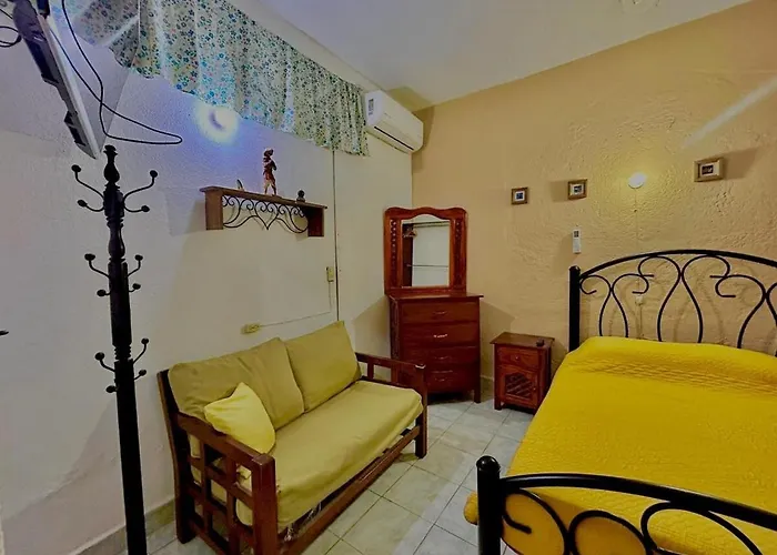 Сasa de vacaciones Casa Miss Mercedes, Calle Adelita, Ground Floor Zihuatanejo