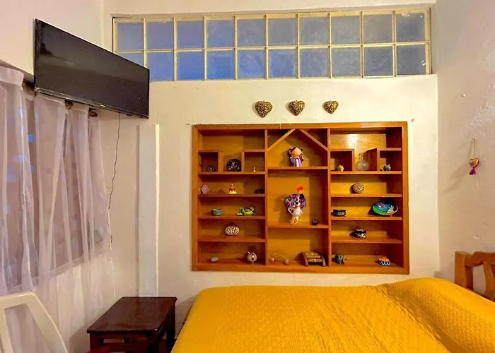 Casa Miss Mercedes, Calle Adelita, Ground Floor Zihuatanejo