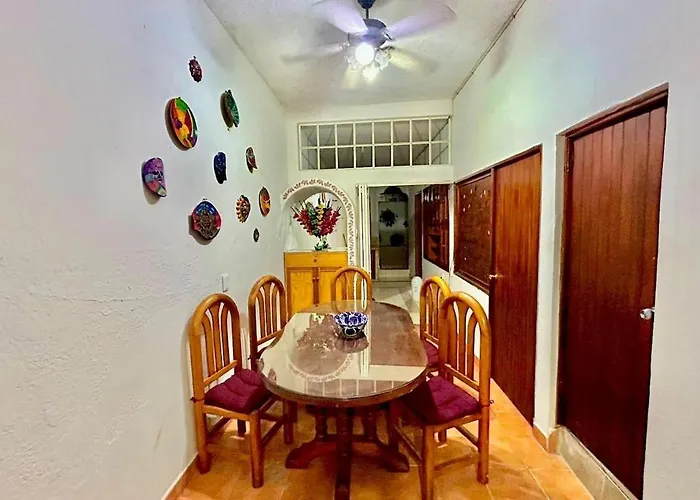 Casa Miss Mercedes, Calle Adelita, Ground Floor Сasa de vacaciones Zihuatanejo